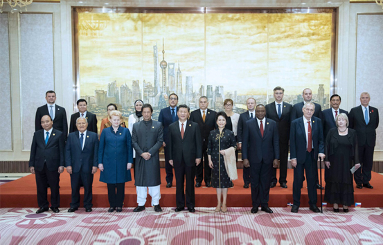 习近平和彭丽媛欢迎 出席首届中国国际进口博览会的各国贵宾